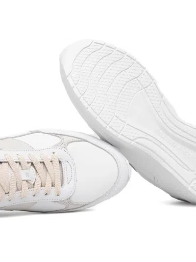 Filling Pieces Jet Platform Trainers In White