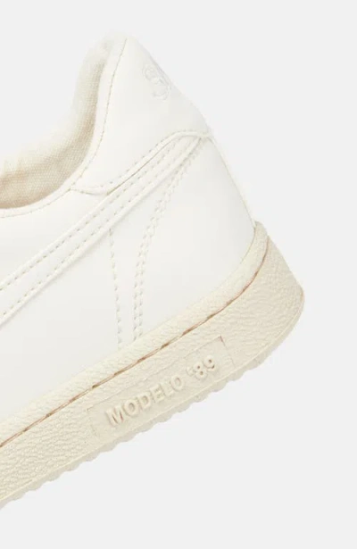 Saye M89 Icon In White