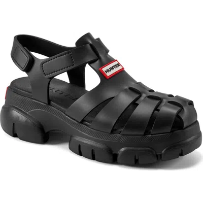 Hunter Belah Lug Sole Fisherman Sandal In Black