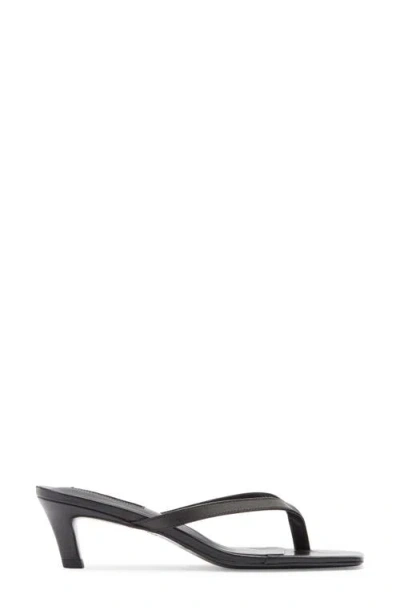 Tony Bianco Topaz Flip Flop In Black Como