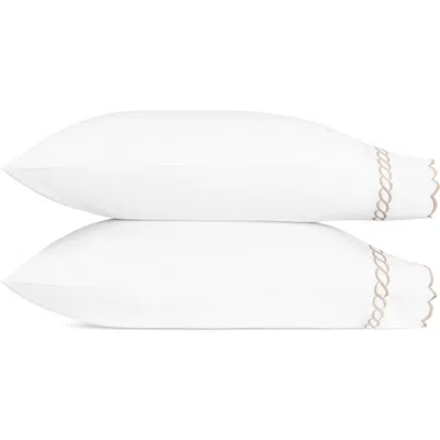 Matouk Classic Chain Scallop Set Of 2 600 Thread Count Pillowcases In Dune