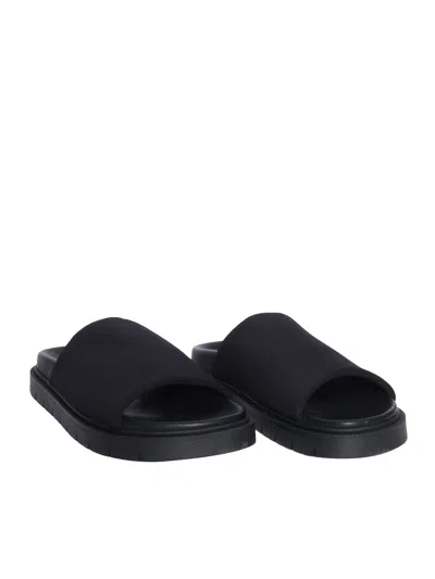 Copenhagen Platform Slides In Black