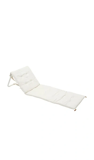 Sunnylife Reclining Beach Chair In Cream