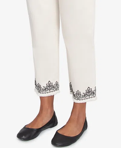 Alfred Dunner Women's Natural Instinct Classic Cuffed Medallion Ankle Pants In White