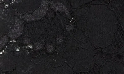 Valentino Garavani Floral Lace Knee High Socks In Nero