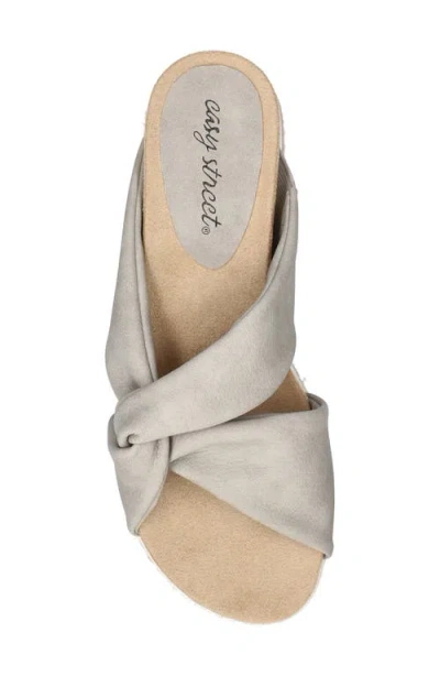 Easy Street Womens Ja Wedge Sandals In Grey