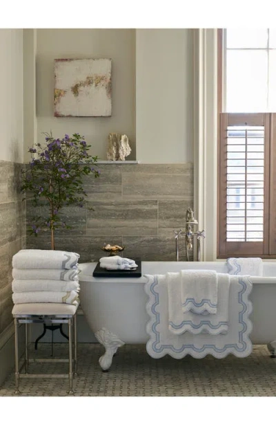 Matouk Mirasol Hand Towel In Silver