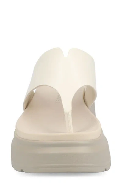 Journee Collection Women's Carah Thong Platform Wedge Sandals In White