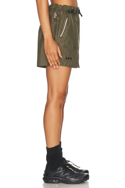 Moncler Shell Cargo Mini Skort In Green