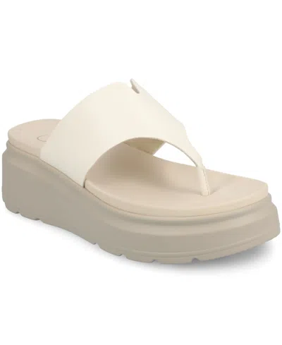 Journee Collection Women's Carah Thong Platform Wedge Sandals In White