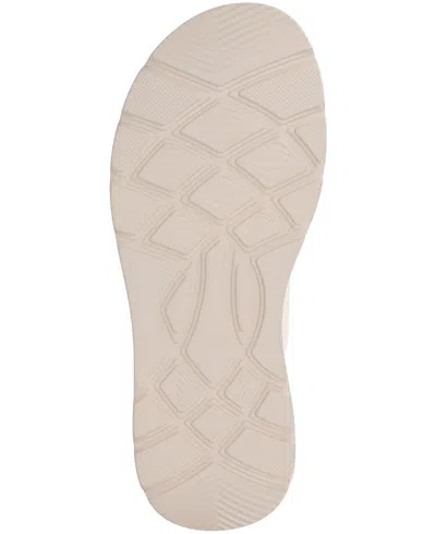 Journee Collection Women's Carah Thong Platform Wedge Sandals In White