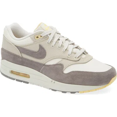 Nike Air Max 1 Prem Sneakers In Multi