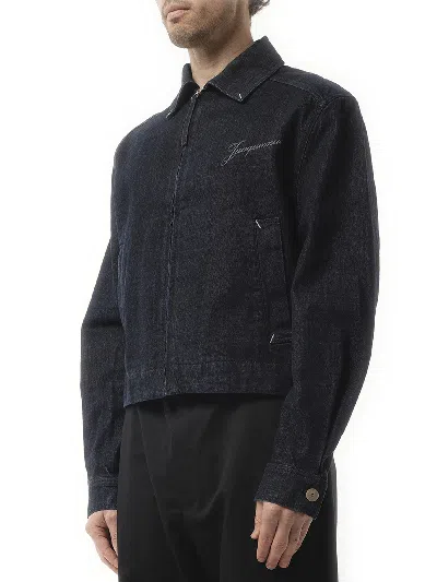Jacquemus Dark Indigo Denim Jacket With Front Zipper And Logo In Blue