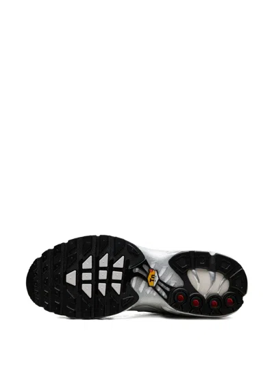 Nike Air Max Plus "light Silver" Sneakers In White