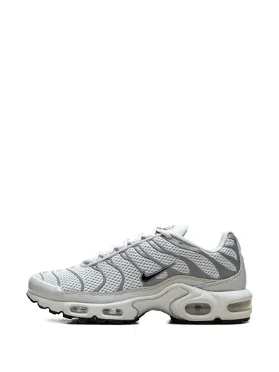 Nike Air Max Plus "light Silver" Sneakers In White