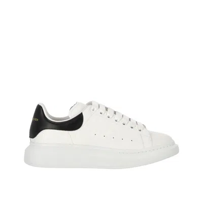 Alexander Mcqueen White And Black Low-top Sneakers With Chunky Sole And Contrasting Heel Tab In Leather Man