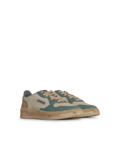 Autry Womens Medalist Brand-embroidered Suede Low-top Trainers Beige Comb In Blue