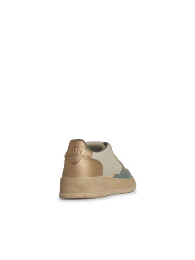 Autry Womens Medalist Brand-embroidered Suede Low-top Trainers Beige Comb In Blue