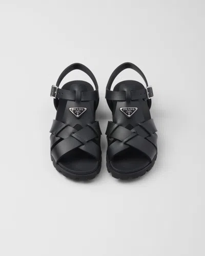 Prada Sandalen Aus Gummi Mit Gekreuztem Band In Schwarz