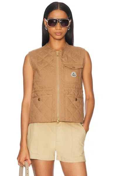 Moncler Vigny Padded Vest In Brown