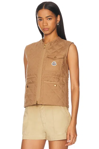 Moncler Vigny Padded Vest In Brown