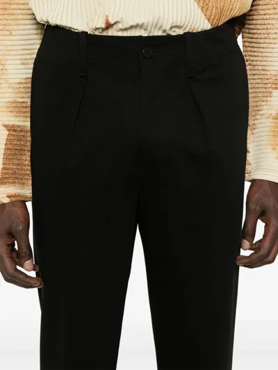 Issey Miyake Edge Ensemble Trousers In Schwarz