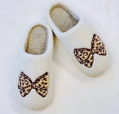 Gabby Women's Cozy Cheetah Bow Slippers In Off White In White