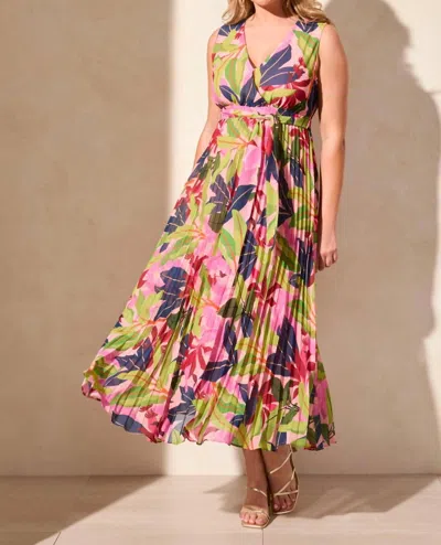 Tribal Femme Sleeveless Plissé Maxi Dress In Teaberry In Multi