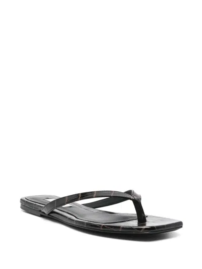 Totême Toteme Leather Thong Sandals In Black