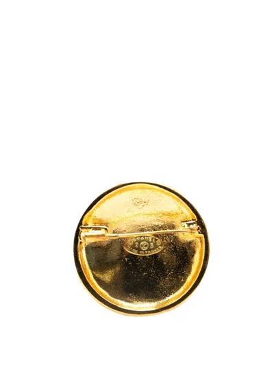 Pre-owned Chanel 1980-1990 Gold Plated Cc Quilted Round Brooch Costume Brooch
