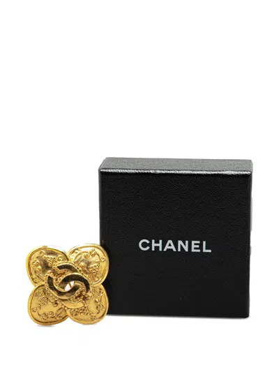 Pre-owned Chanel 1996 Gold Plated Cc Clover Brooch Costume Brooch