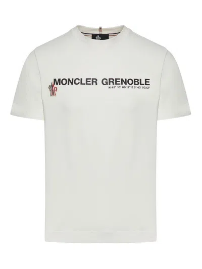 Moncler Logo Print Crewneck T-shirt In Color Carne Y Neutral