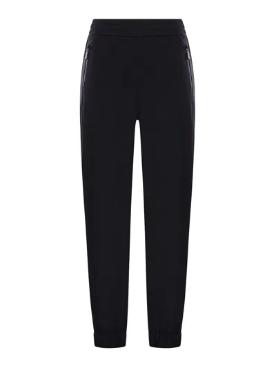 Moncler Trousers Gore-tex 3l Lightweight Plain Weave In Negro