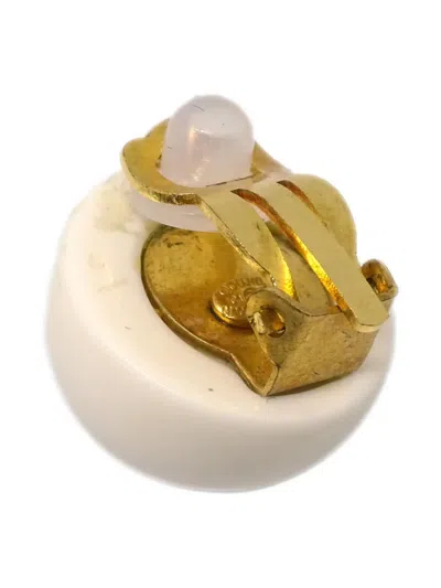 Pre-owned Chanel 2001 Cc Button Earrings In 金色