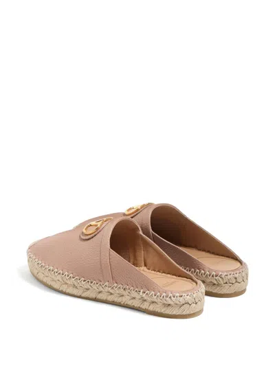 Valentino Vlogo Signature Grainy Leather Mule In Pink