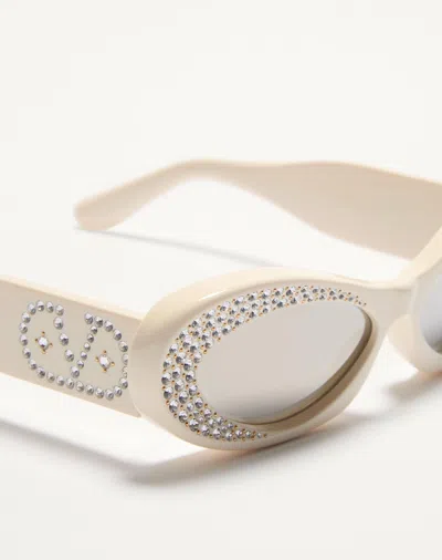 Valentino Cat Eye Sunglasses In Ivory/silver