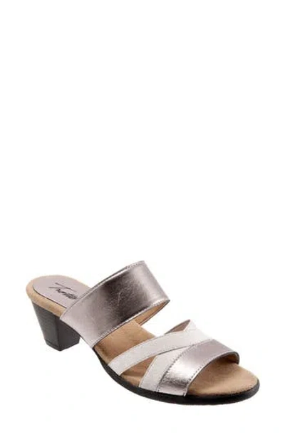 Trotters Maxine Slide Sandal In Pewter Metallic