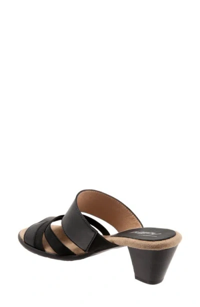 Trotters Maxine Slide Sandal In Black/tan
