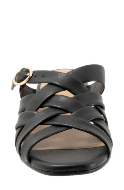 Trotters Lauri Woven Slide Sandal In Black