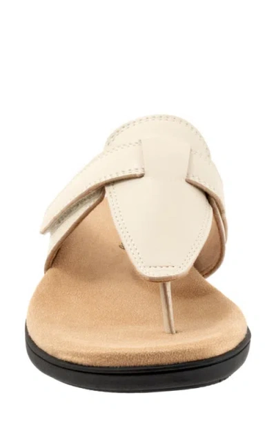 Trotters Robin Flip Flop In Ivory
