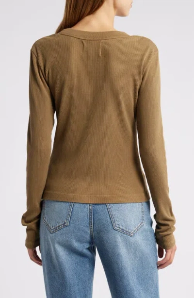 Citizen Of Humanity Citizens Of Humanity Varra Rib Henley In Sandie