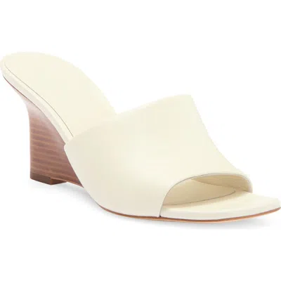 Vince Pia Wedge Sandal In Milk
