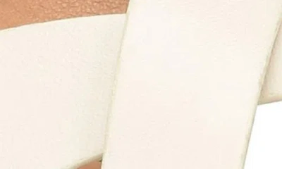 Korks Catarina Sandal In Off White