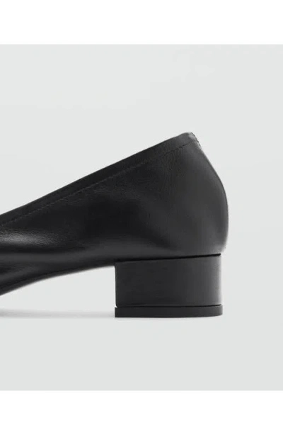 Mango Buckle Pump In Black