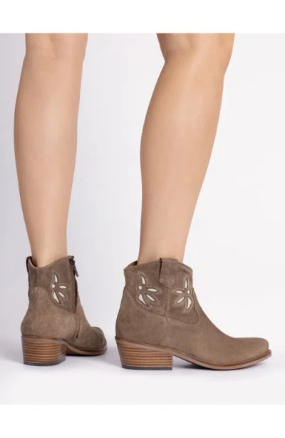 Penelope Chilvers Cassidy Jasmine Water Repellent Western Boot In Sesame