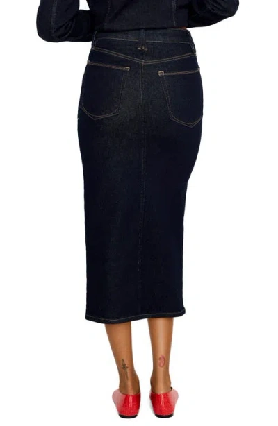 Good American Front Slit Denim Midi Skirt In Indigo716