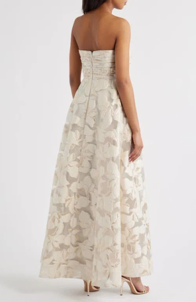 Tahari Asl Metallic Floral Jacquard Strapless Gown In Pearl