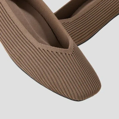 Vivaia Square-toe V-cut Flats In Black