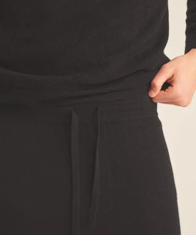 Naadam Off-duty Cashmere Jogger In Black