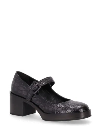 La Rose Black Leather Pumps In Peltro